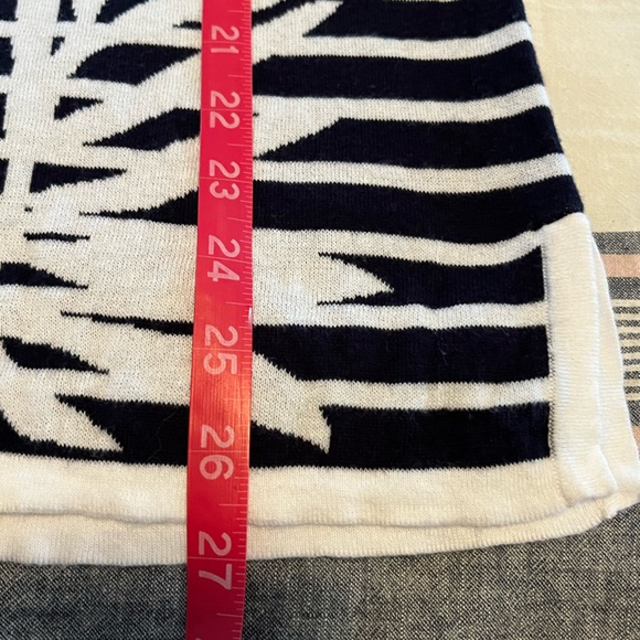 TOMMY BAHAMA | Small | Very SOFT! - Picture 10 of 12